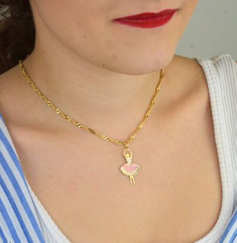 Stylowy łańcuszek damski ze złota próby 585, model DIA-LAN-13773-585. Splot Singapur (045), długość 45 cm, szerokość 2,5 mm, waga 5,89 g, zapięcie na karabińczyk. Elegancja i luksus w jednym.JPG